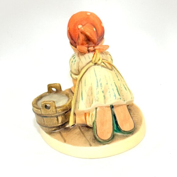 Goebel Hummel #363 Big Housecleaning - TMK5- West Germany (1970s) - Picture 4 of 12